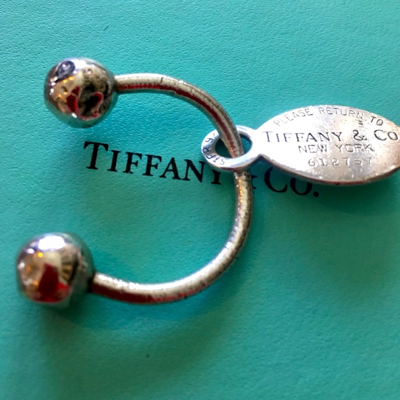 Tiffany & Co. “Return to Tiffany” silver key ring - Picture 2 of 3